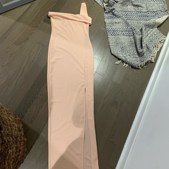 Nasty Gal Blush one shoulder tight maxi with slit - Picture 10 of 11